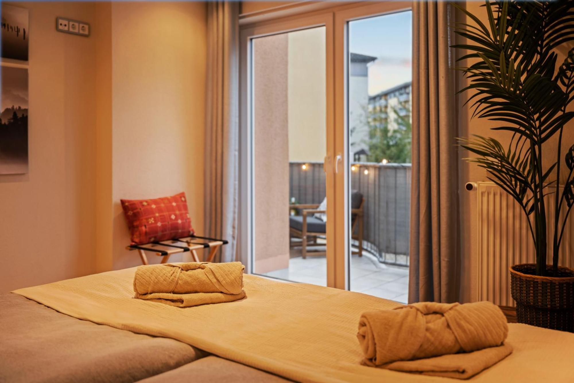 Edler Wohnraum Schwanenteich-Suite Mit Balkon, Kaffeevollautomat, Lift & Parkplatz 茨维考 外观 照片